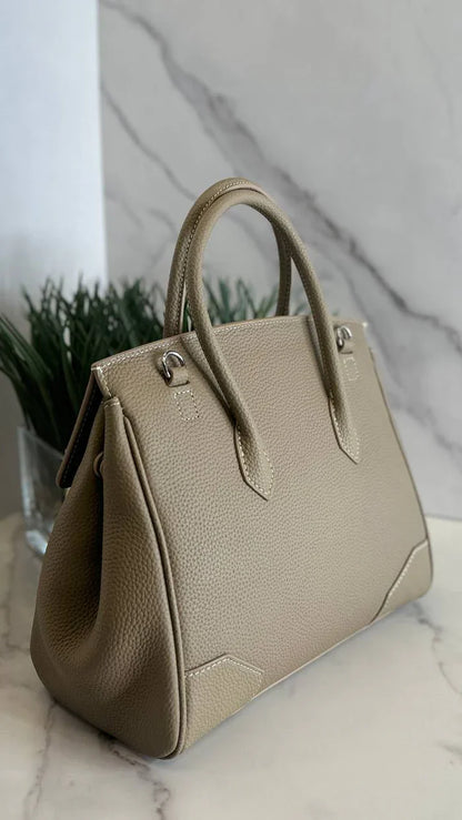 Evina Blackwood Carry