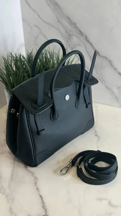 Evina Blackwood Carry