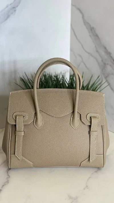 Evina Blackwood Carry